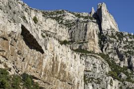 Toits and Grande Candelle cliffs © P. Richaud
