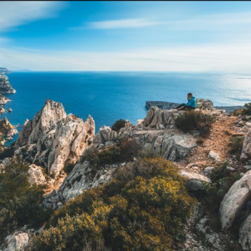 400400randonneuse_belvedere_sugiton_calanques_maxime_berenger.jpg