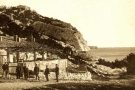 5-calanque-sormiou-carte-postale-photographie-ancienne_caserne_des_douaniers_1908.jpg