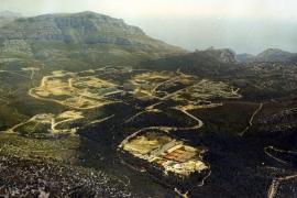 7-vue_aerienne_de_luminy_-_phase_de_construction_du_campus_universitaire_1970_c_jean_frega_-_ccimp.jpg