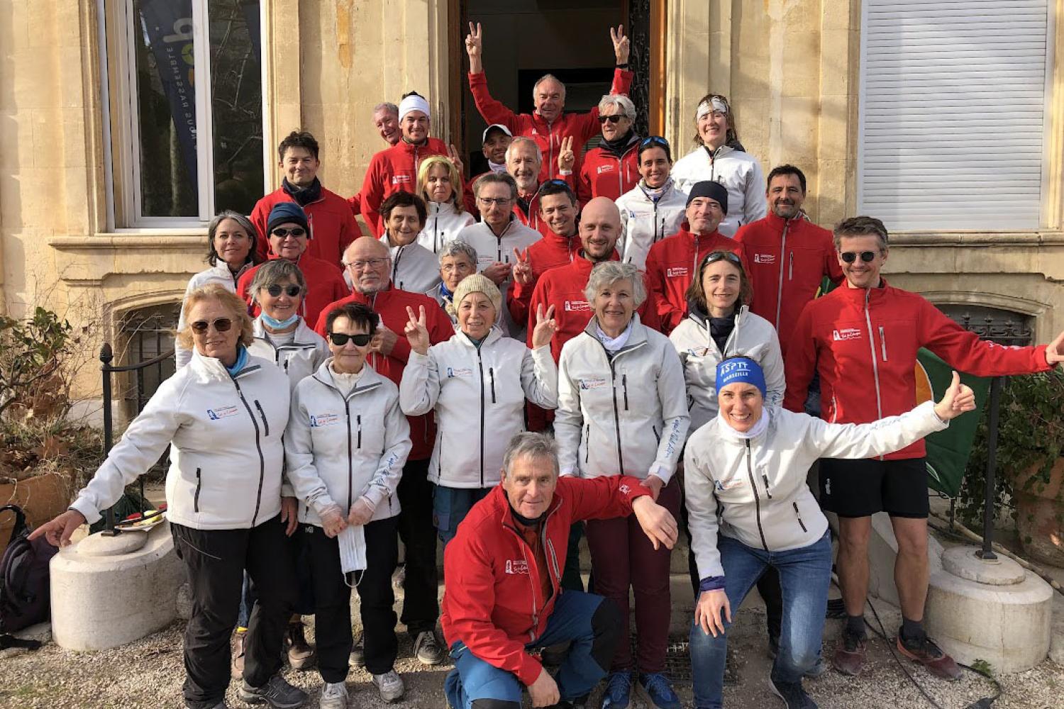 Éric Meunier et l’équipe d’accueil du Trail des Calanques au parc Pastré