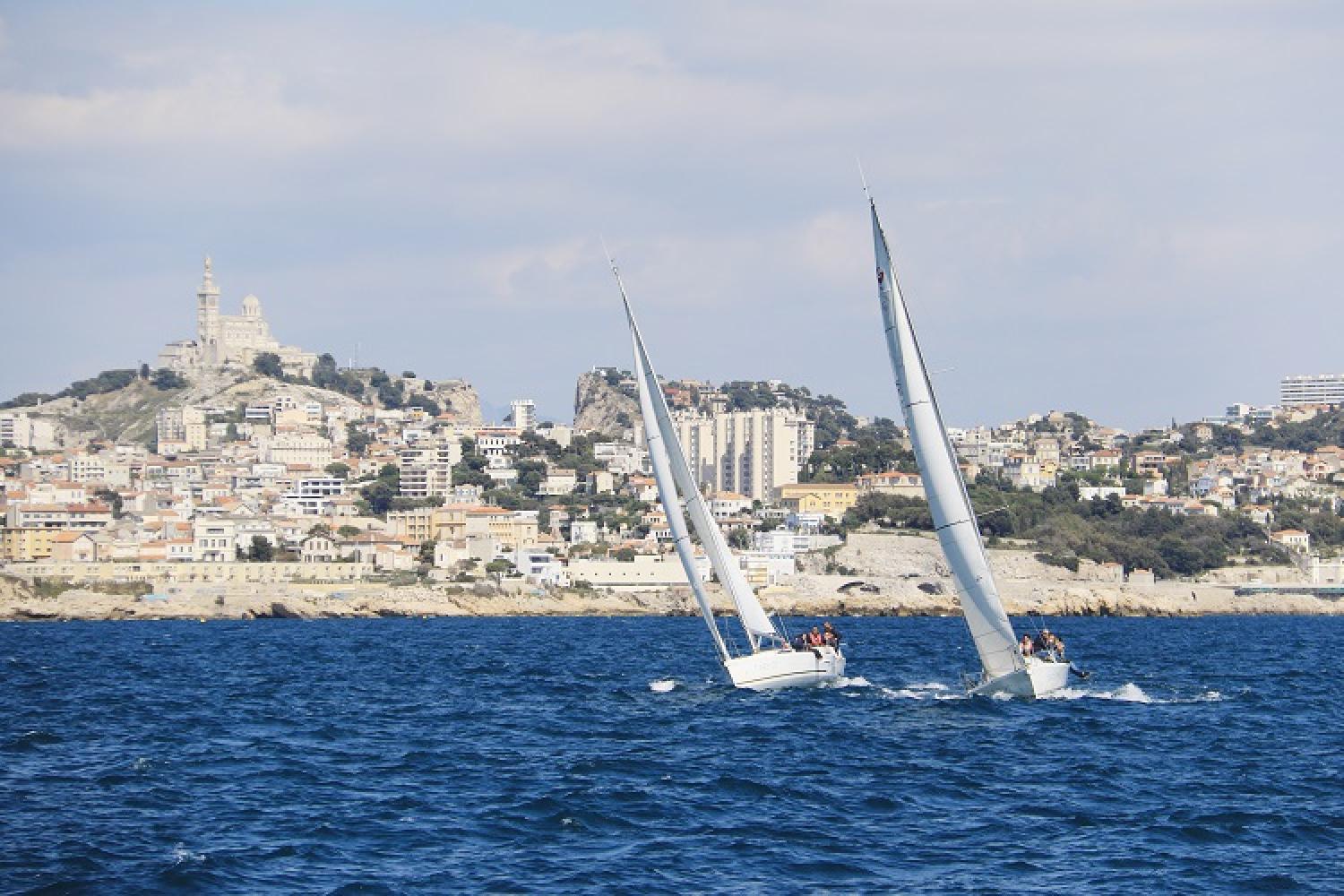 3-voile-regate-c-bellanger-pncal-calanques-marseille-cassis-la-ciotat.jpg