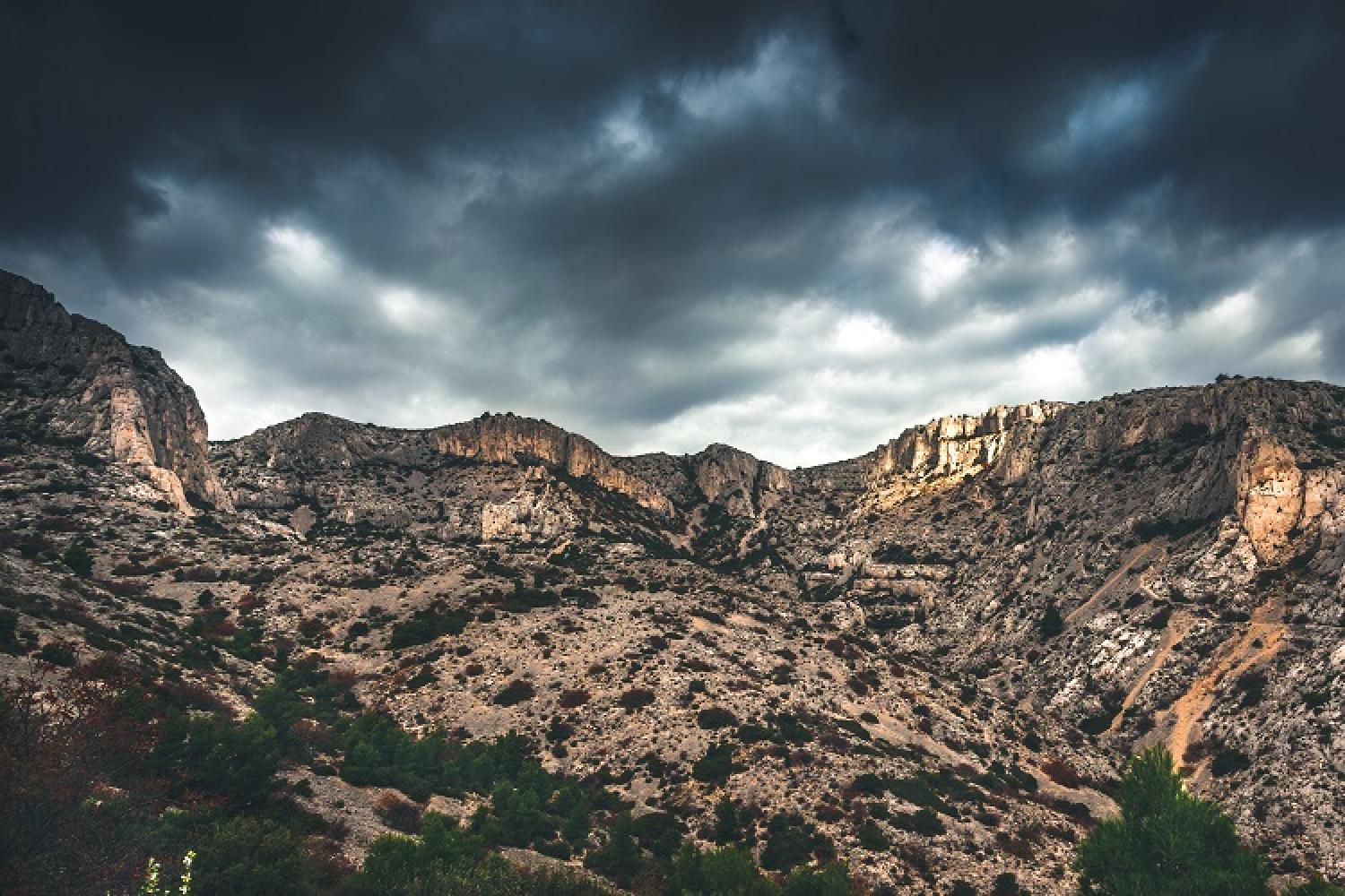 orages_cirque_petelins_falaises_calanques_maxime_berengerparc-national-calanques-marseille-cassis-la-.jpg