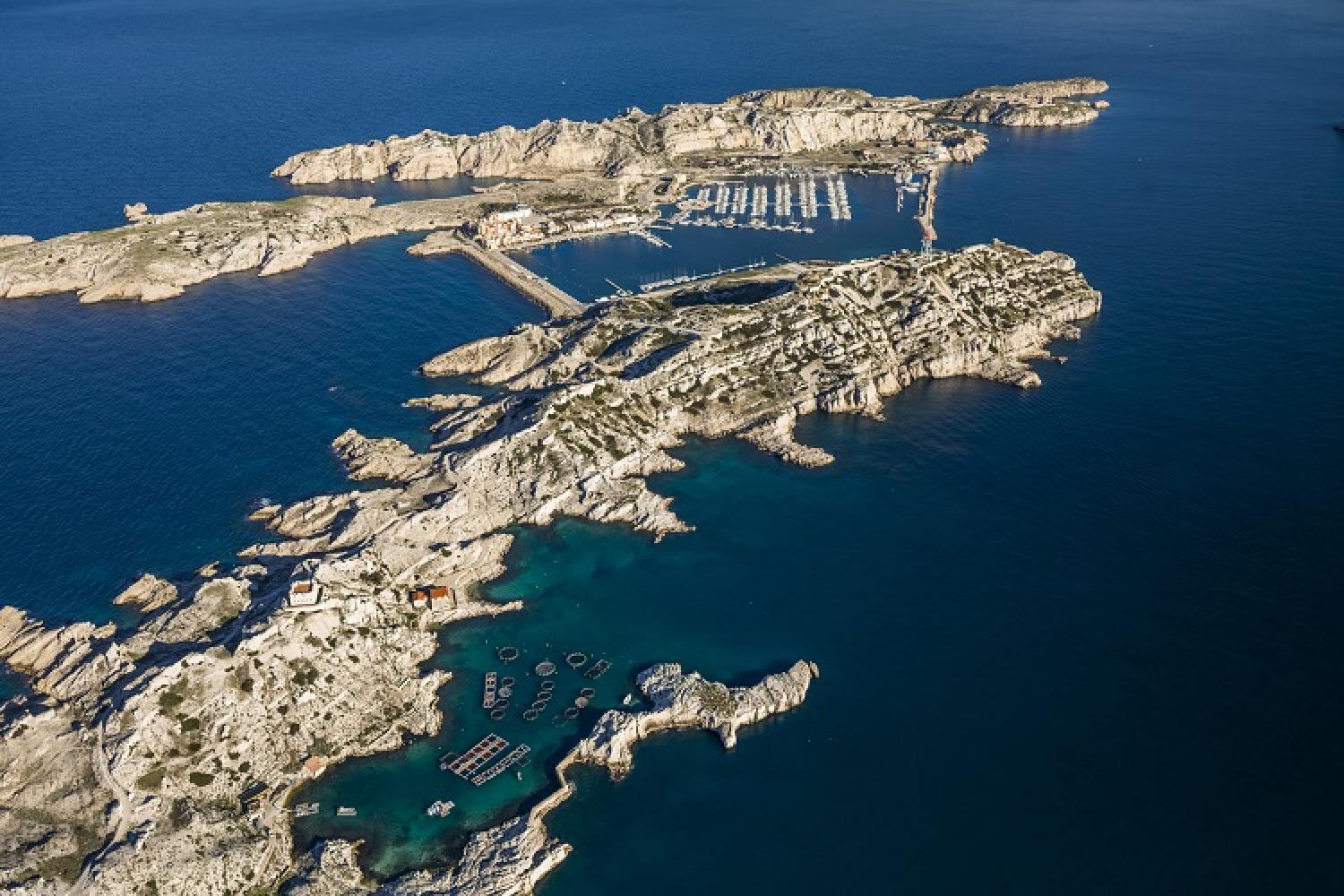 port-frioul-pncal-parc-national-calanques-marseille-cassis-la-ciotat.jpg